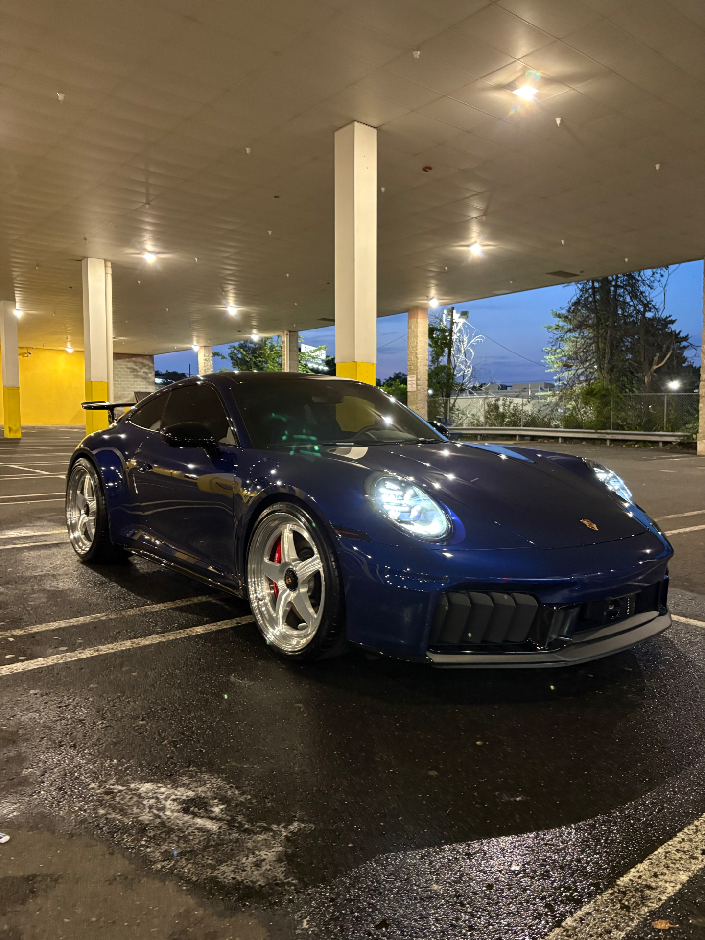 Porsche 911 GT3 RS — Night-blue, sharpened to a mirror.